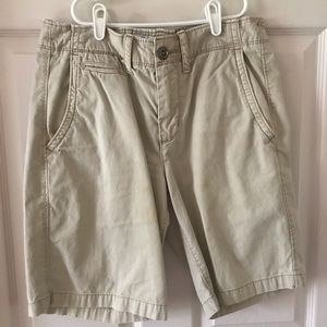 Men’s American Eagle khaki shorts